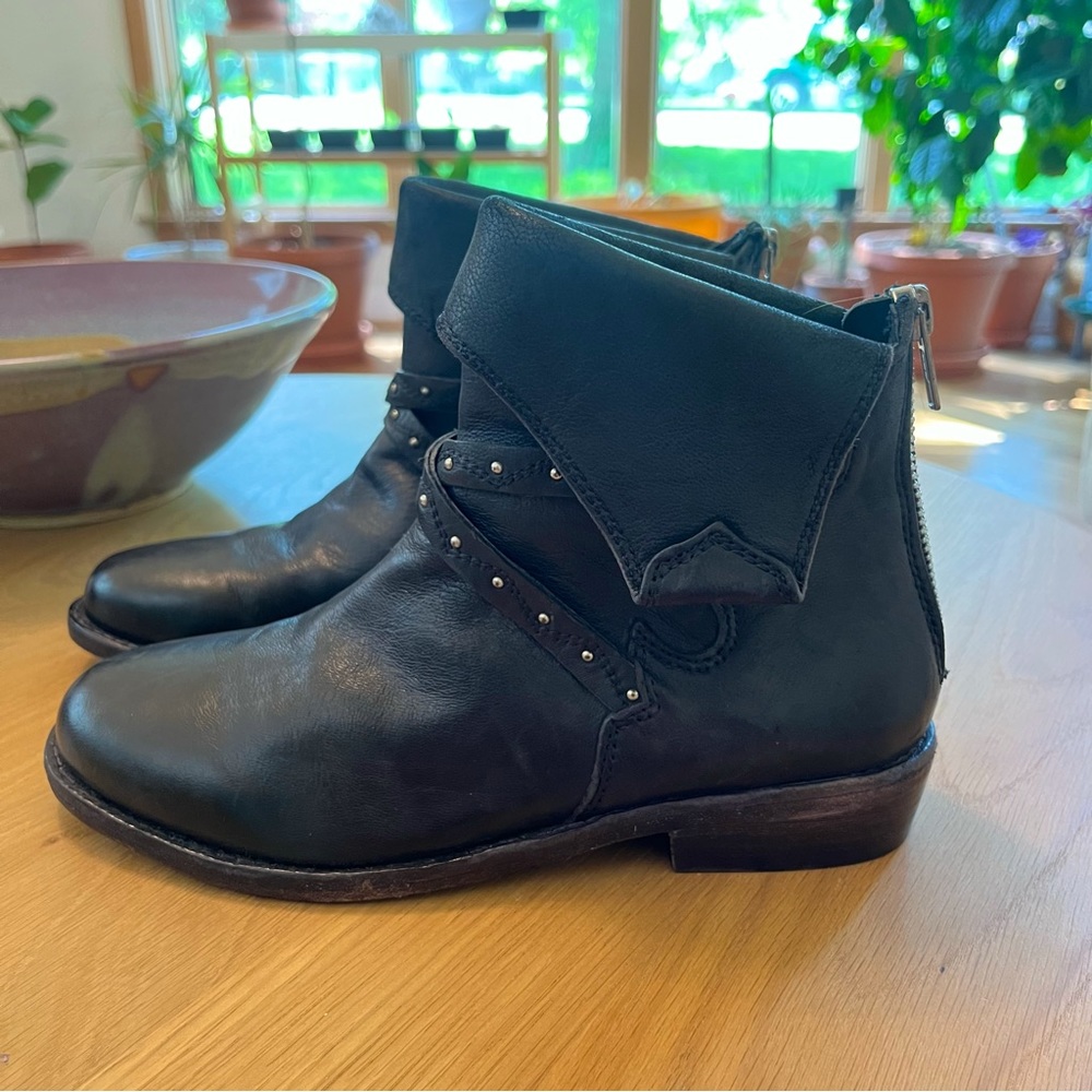 Free People Black Alamosa Leather Cuffed Ankle Boots  unworn sz 6